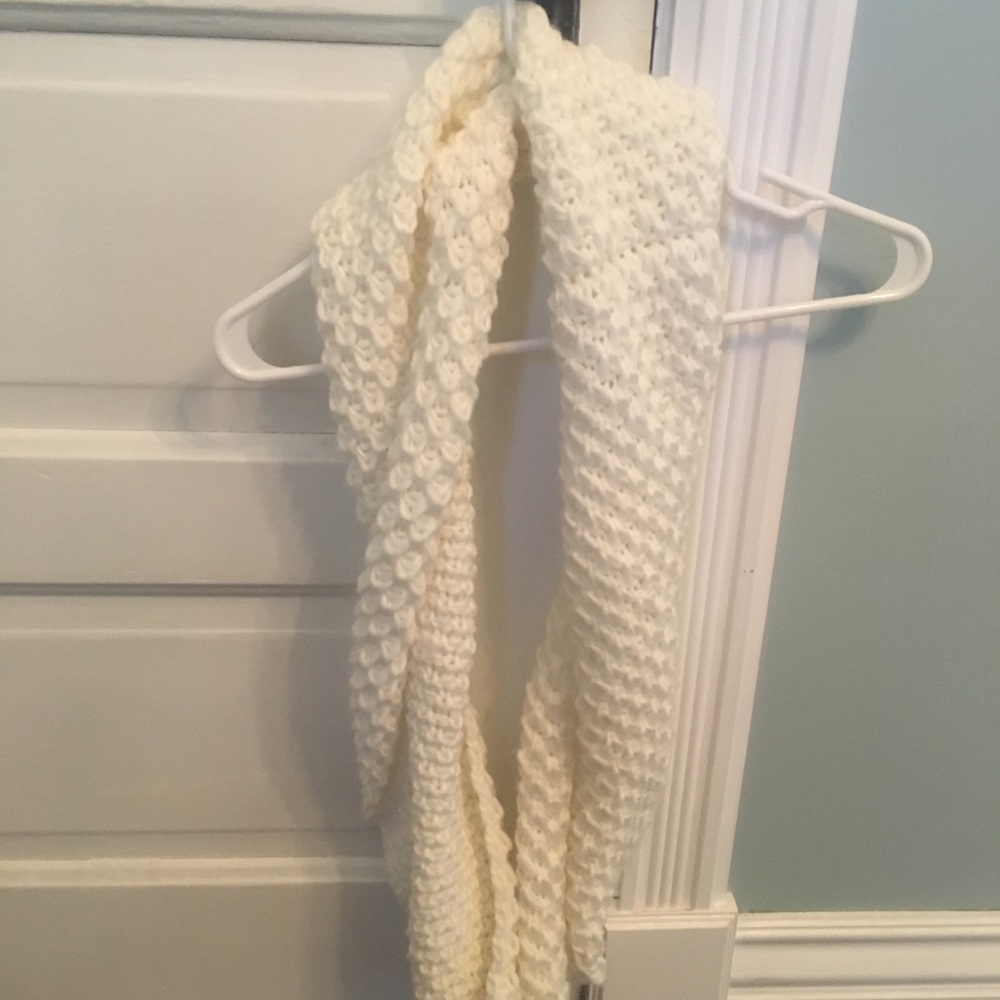 Old navy thick cream infinity scarf